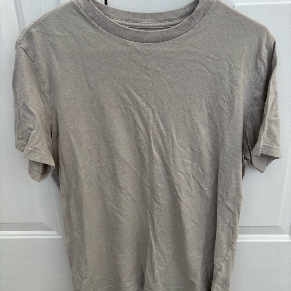 GAP Men's Classic Gray T-Shirt
